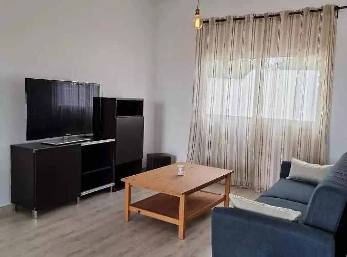Apartamento Abubilla House - Comfortable With Garden & Terrace In A Quiet Area