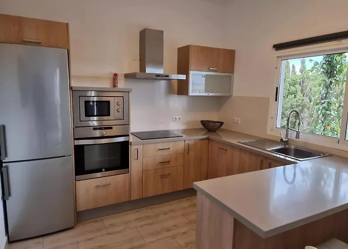 Apartamento Abubilla House - Comfortable With Garden & Terrace In A Quiet Area *