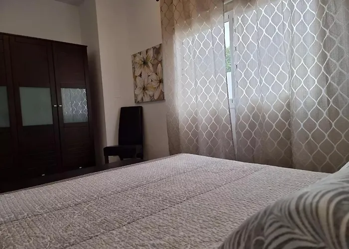 Apartamento Abubilla House - Comfortable With Garden & Terrace In A Quiet Area